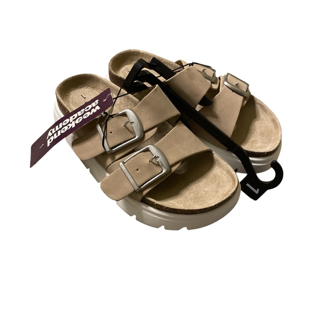 NWT Beige Double Buckle Kids Sandals 1